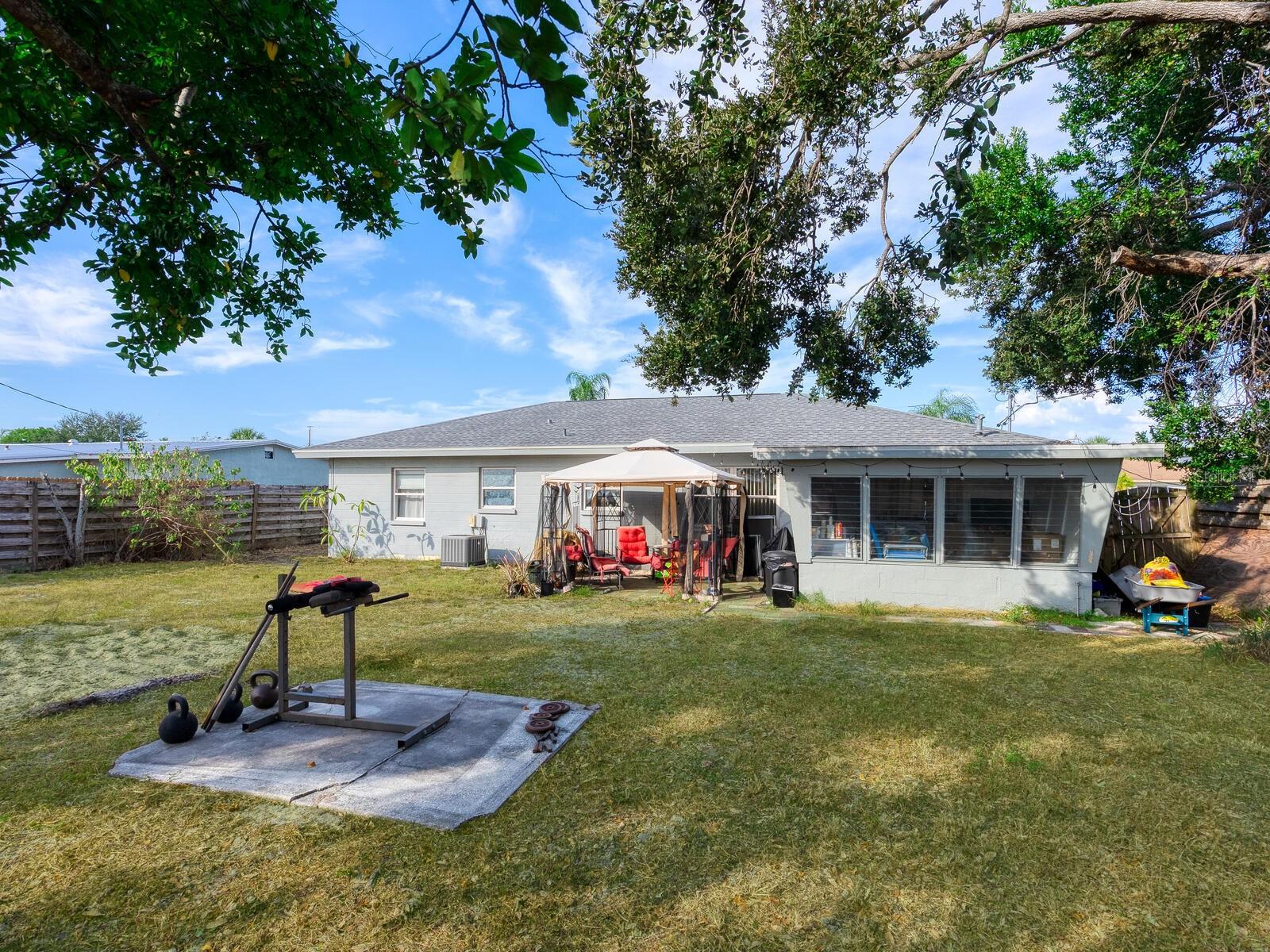 Image 26 of 39 For 1907 Harvard Avenue