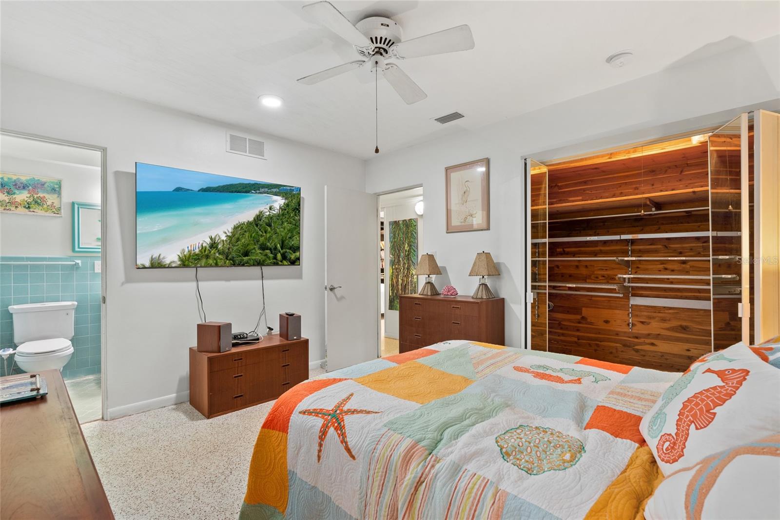 Image 16 of 30 For 2207 Hickory Avenue