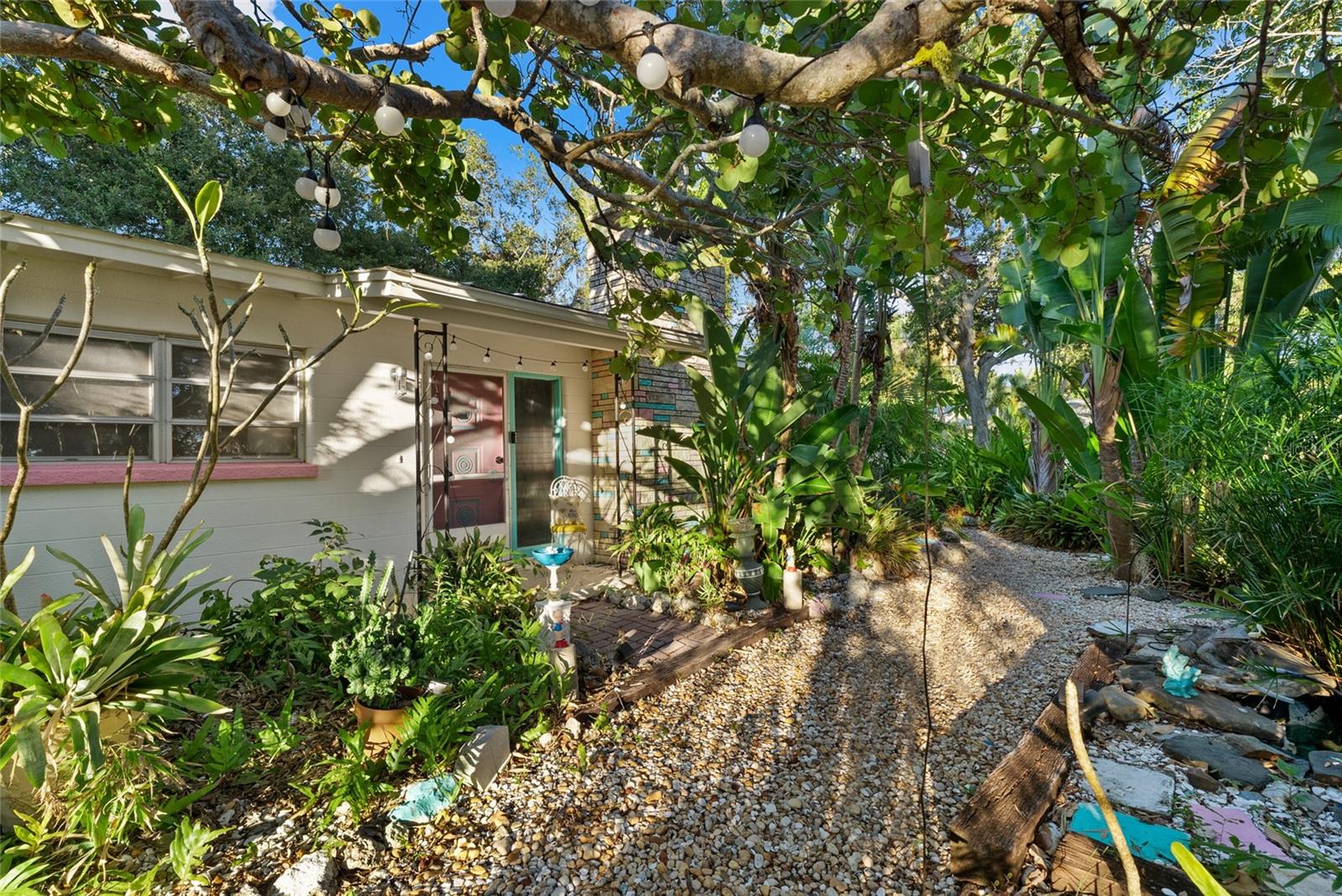 Image 2 of 30 For 2207 Hickory Avenue