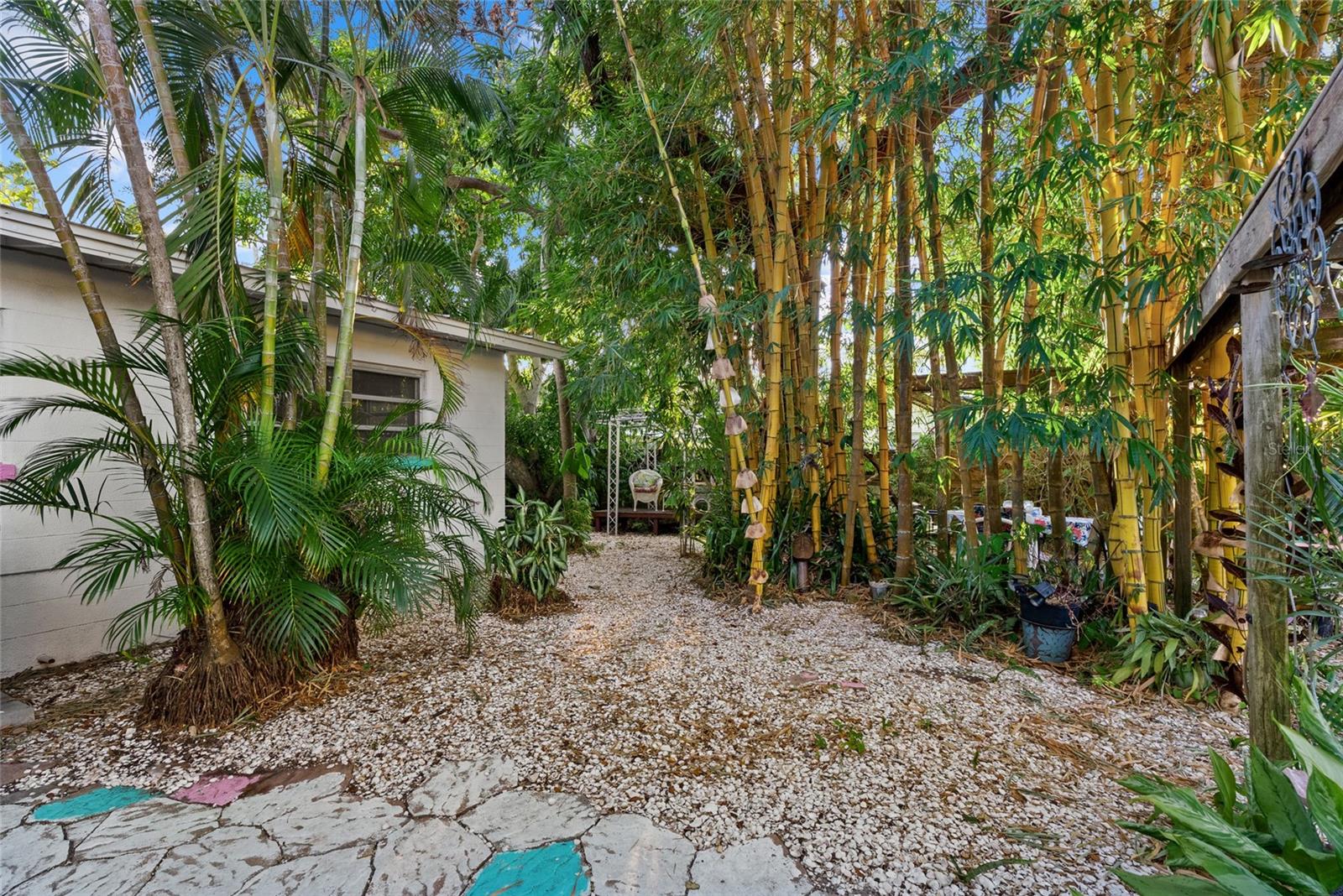 Image 23 of 30 For 2207 Hickory Avenue