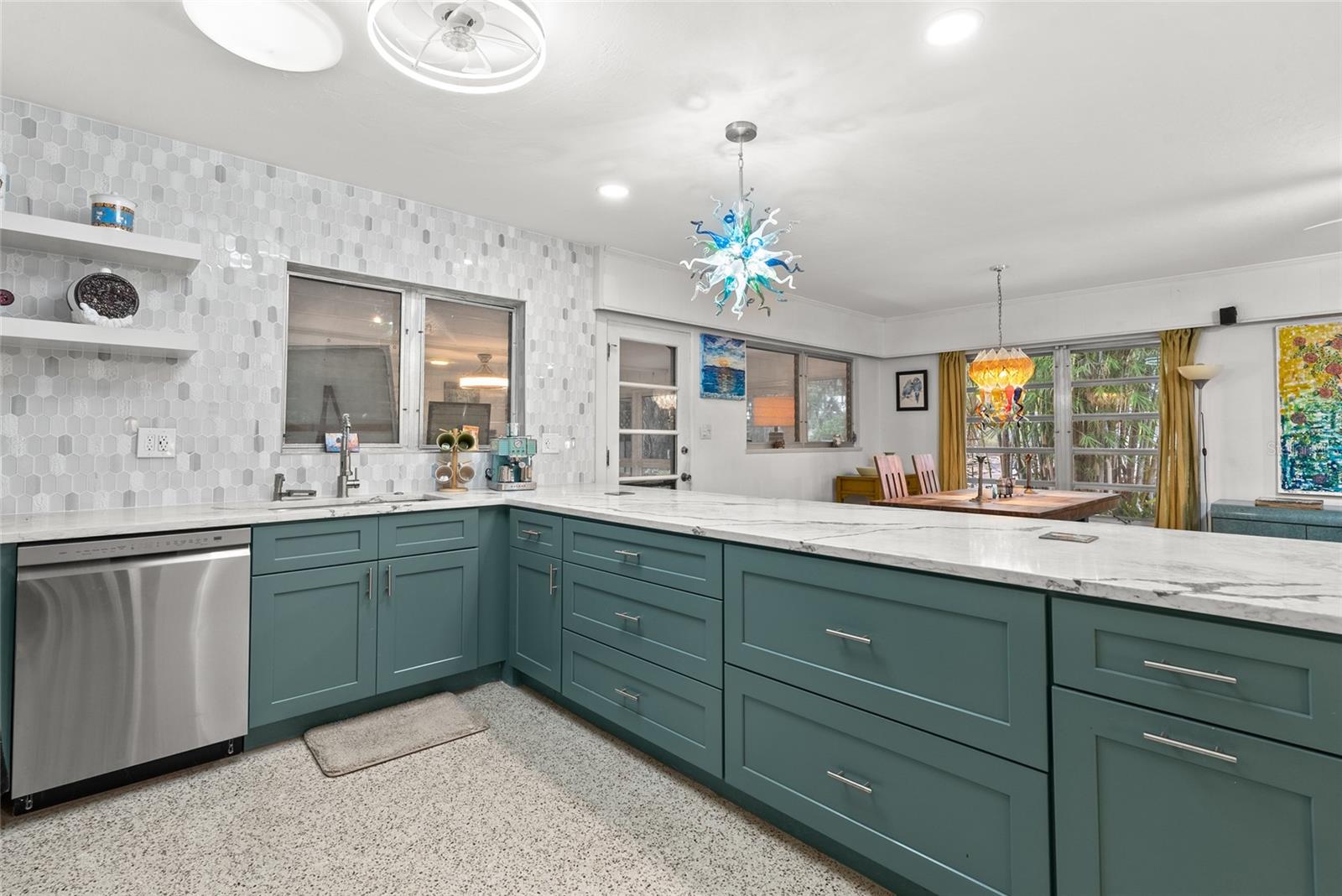 Image 9 of 30 For 2207 Hickory Avenue