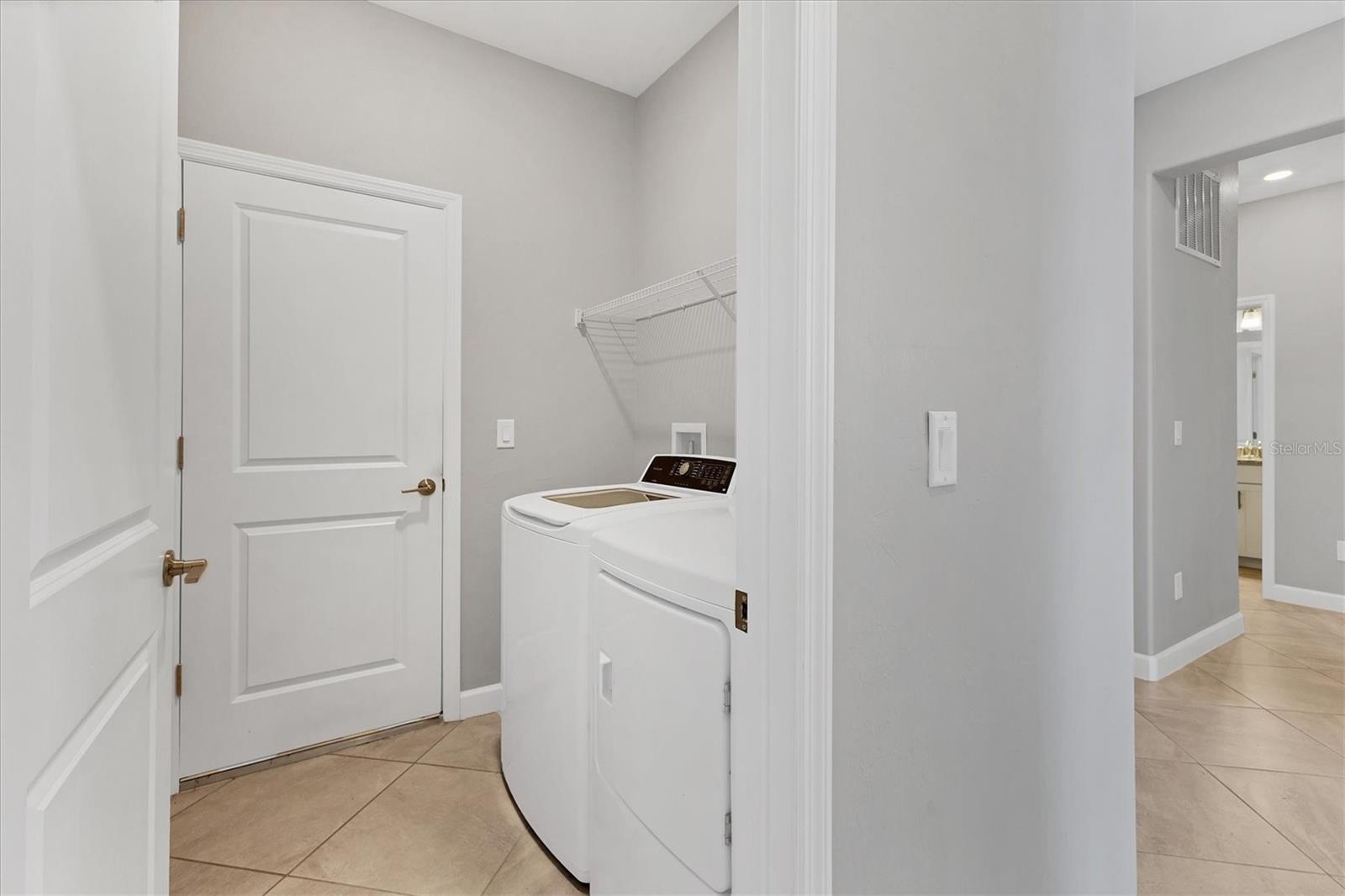 Image 23 of 75 For 5129 Marina Basin Court