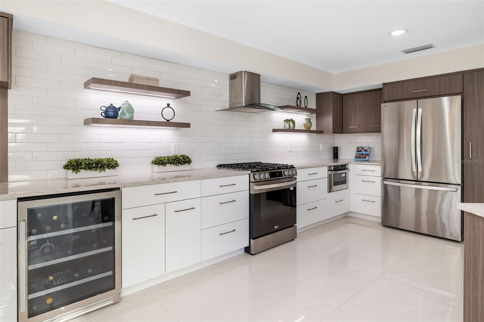 Image 14 of 95 For 480 Cleveland Drive