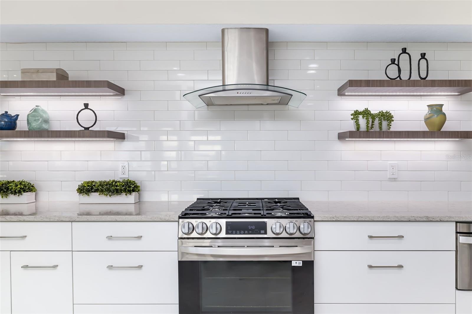 Image 17 of 95 For 480 Cleveland Drive