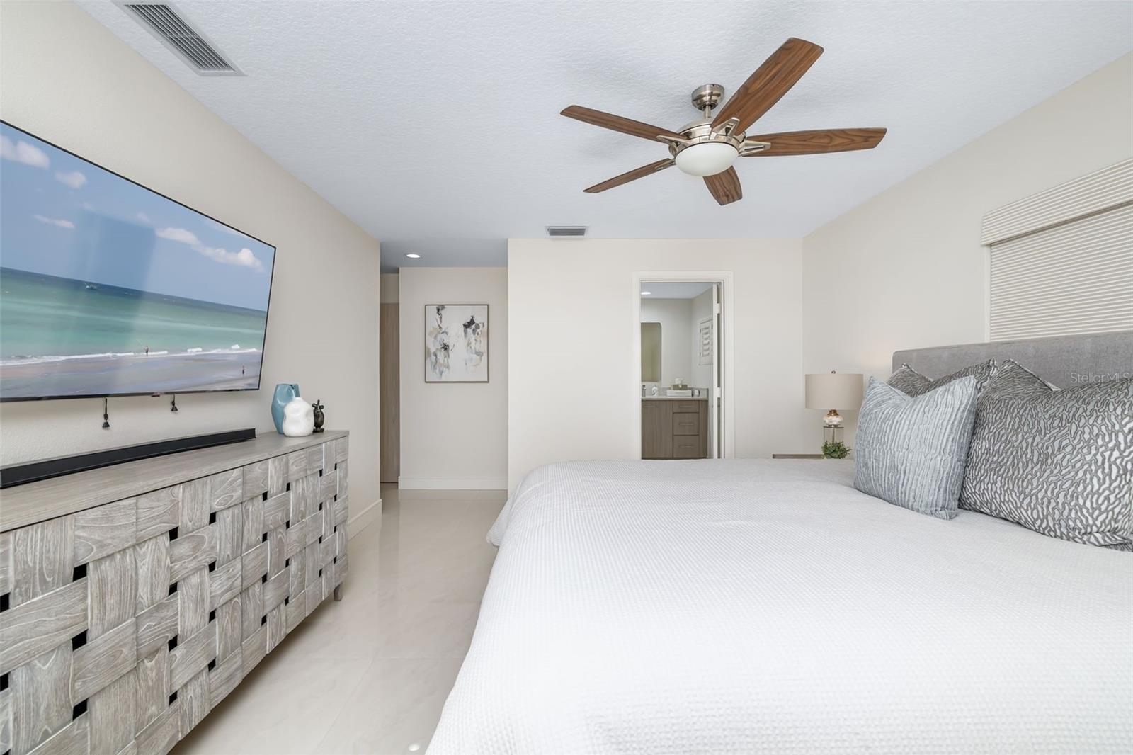 Image 33 of 95 For 480 Cleveland Drive