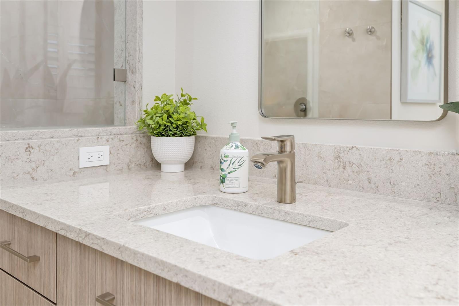 Image 37 of 95 For 480 Cleveland Drive