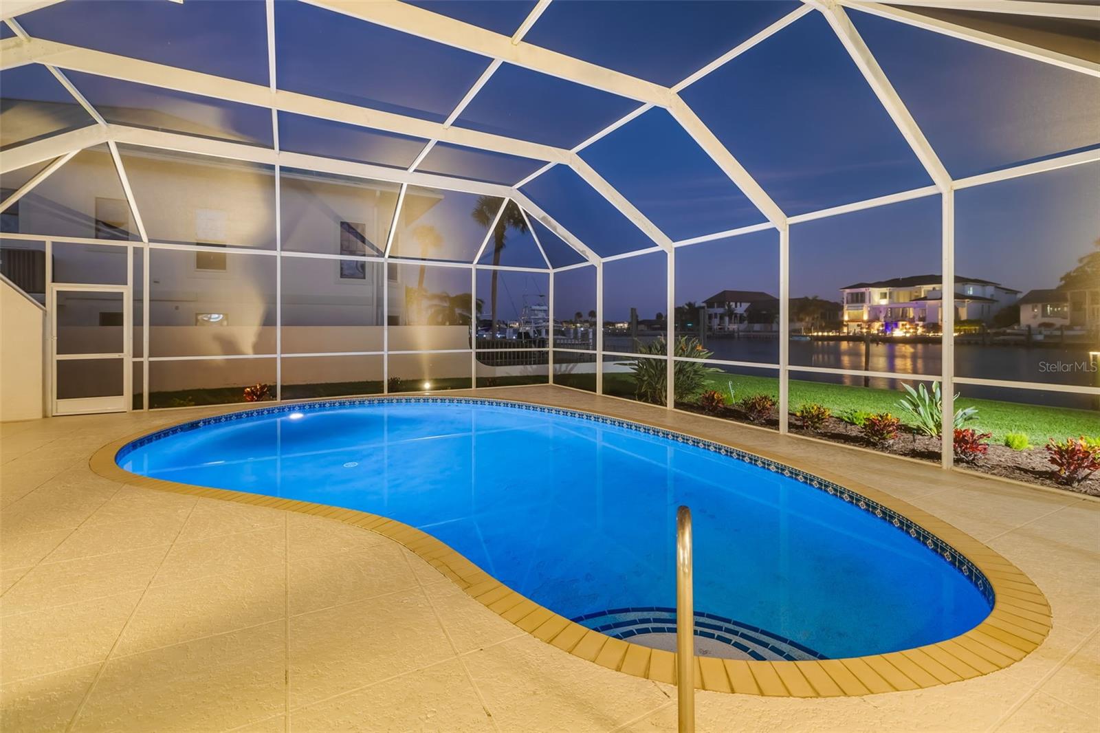 Image 4 of 95 For 480 Cleveland Drive