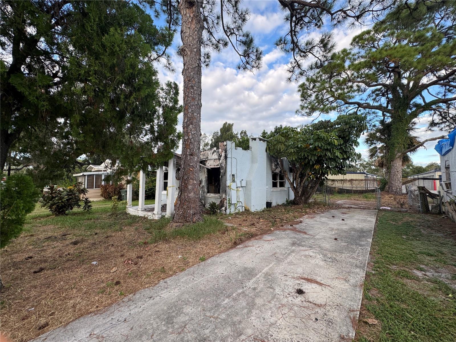 Image 2 of 3 For 521 23rd Street E