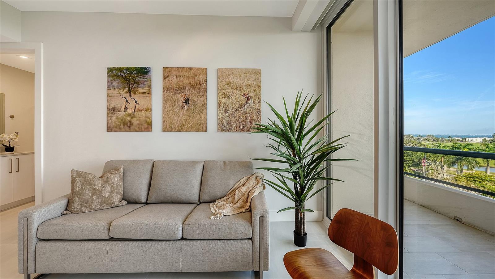 Image 38 of 65 For 415 L Ambiance Drive E507