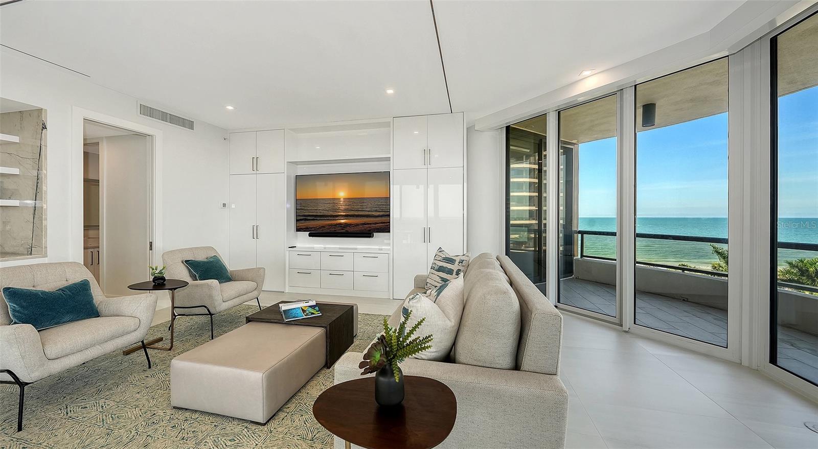 Image 6 of 65 For 415 L Ambiance Drive E507