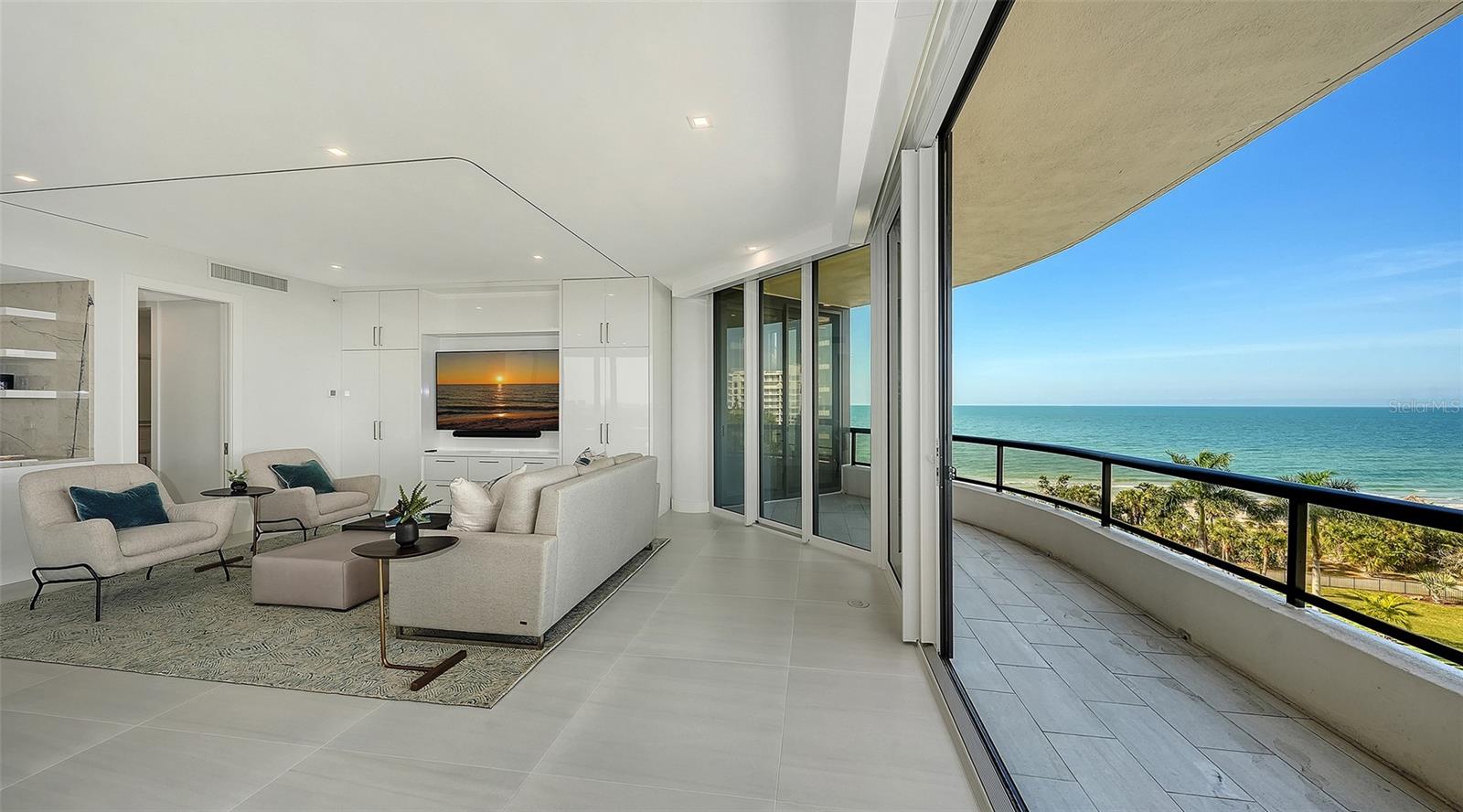 Image 7 of 65 For 415 L Ambiance Drive E507