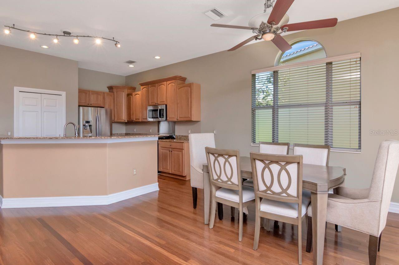 Image 11 of 92 For 1520 3rd Street Circle E