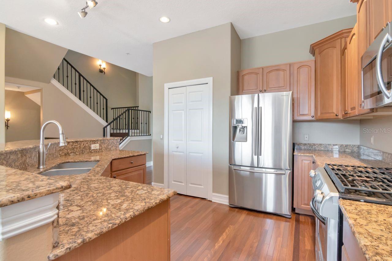 Image 13 of 92 For 1520 3rd Street Circle E