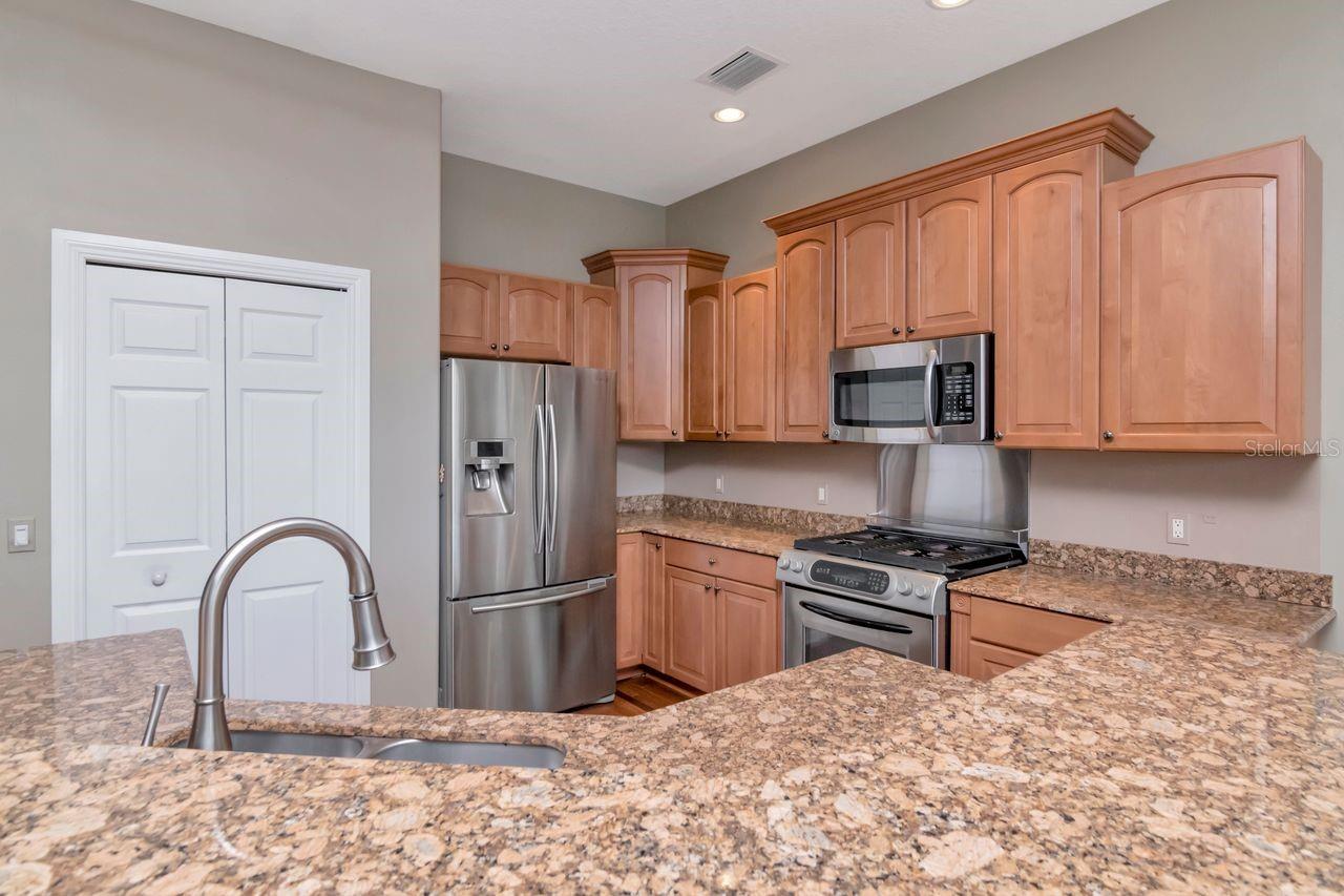 Image 14 of 92 For 1520 3rd Street Circle E