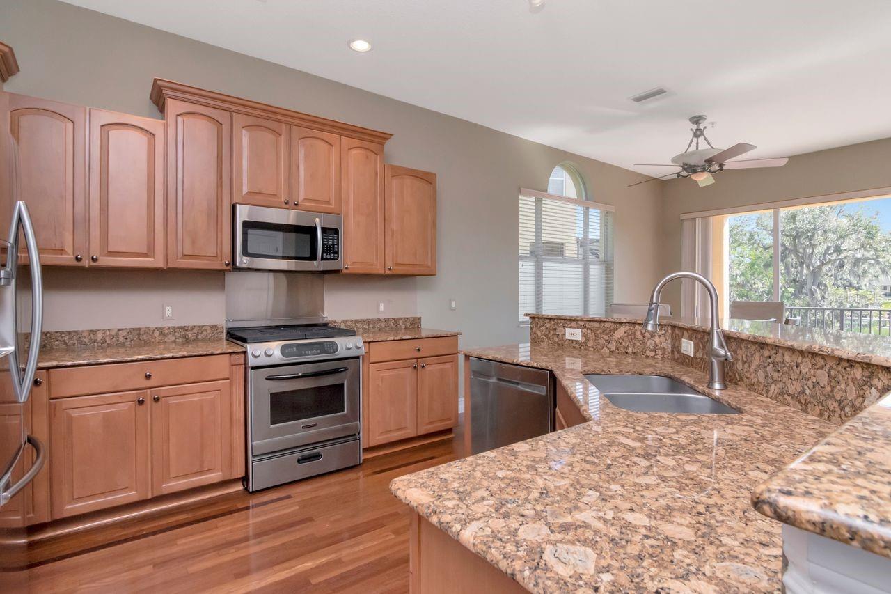 Image 15 of 92 For 1520 3rd Street Circle E