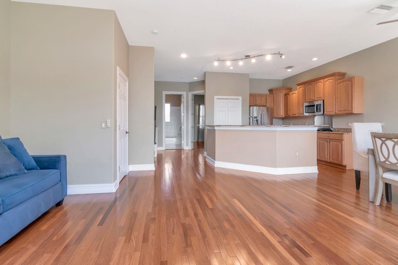 Image 16 of 92 For 1520 3rd Street Circle E