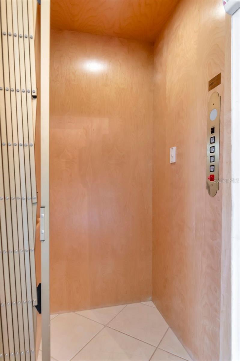 Image 19 of 92 For 1520 3rd Street Circle E