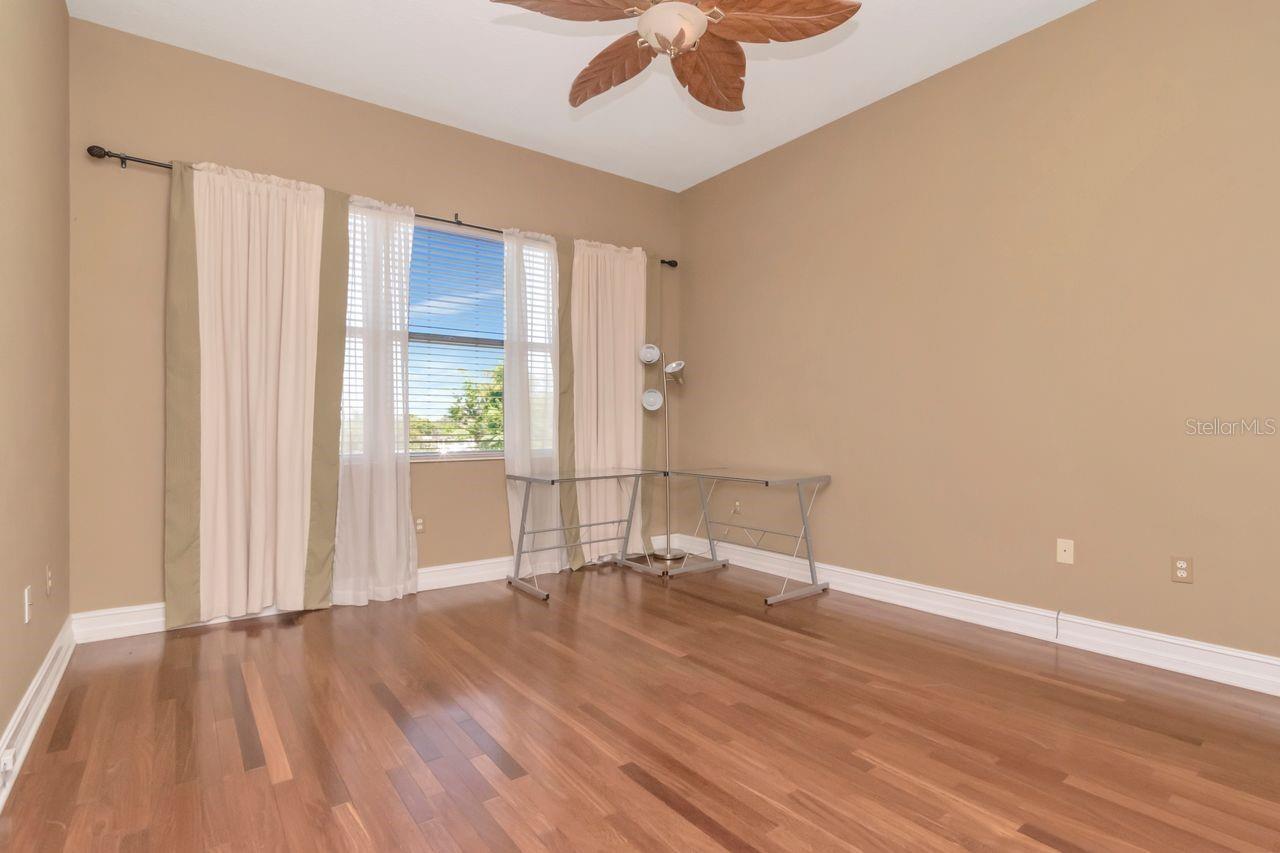 Image 20 of 92 For 1520 3rd Street Circle E