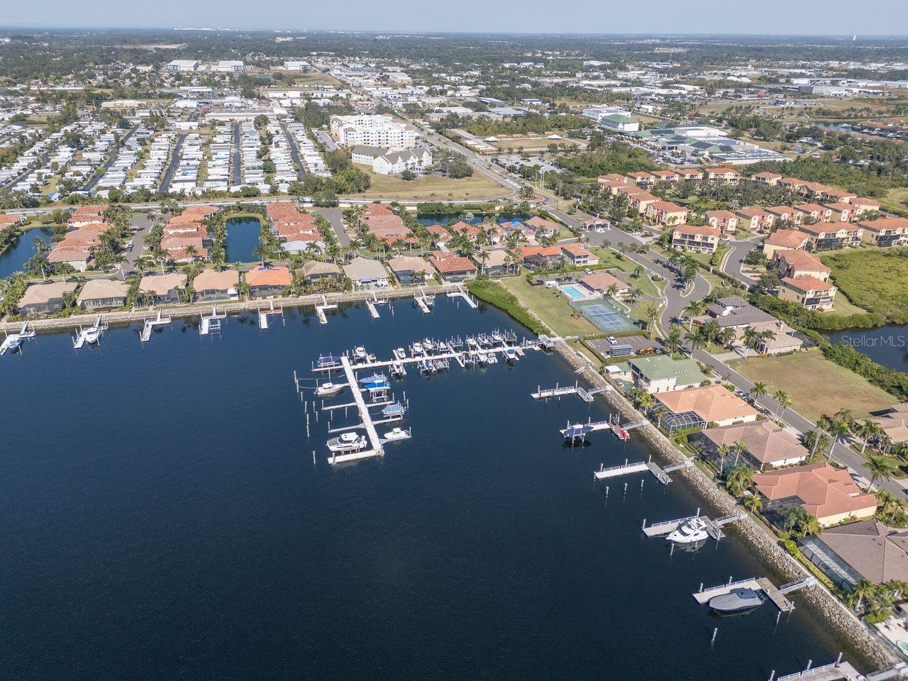 Image 52 of 92 For 1520 3rd Street Circle E