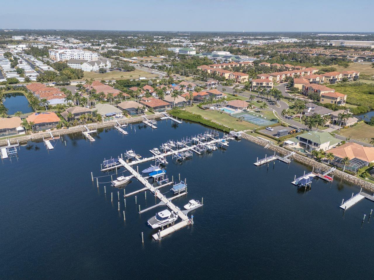 Image 53 of 92 For 1520 3rd Street Circle E