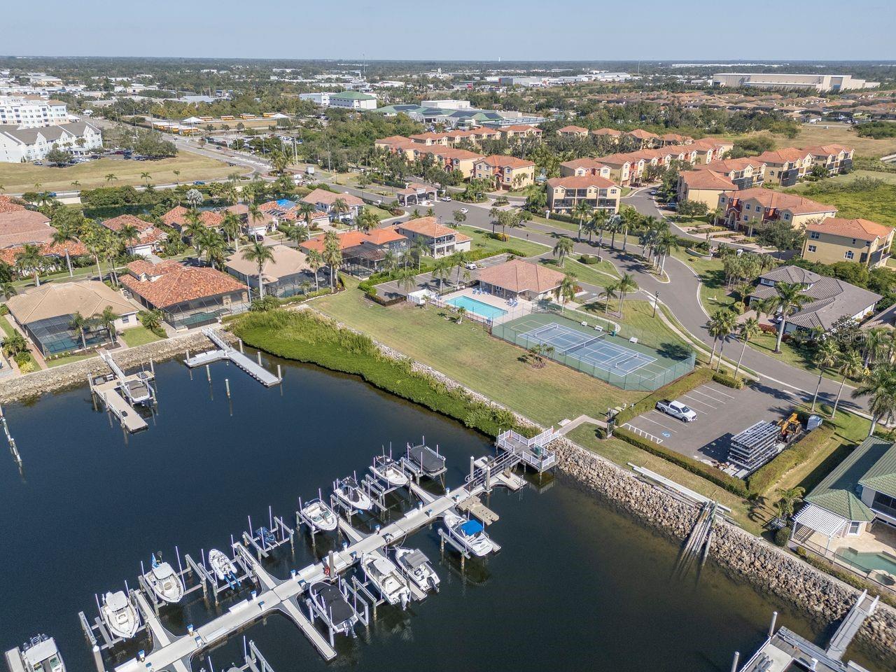 Image 54 of 92 For 1520 3rd Street Circle E