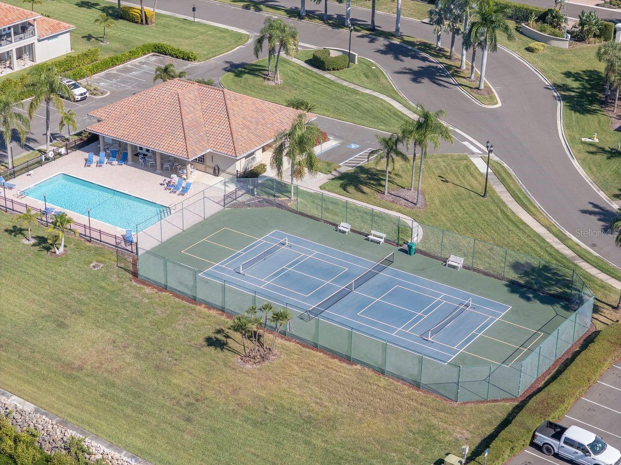 Image 56 of 92 For 1520 3rd Street Circle E