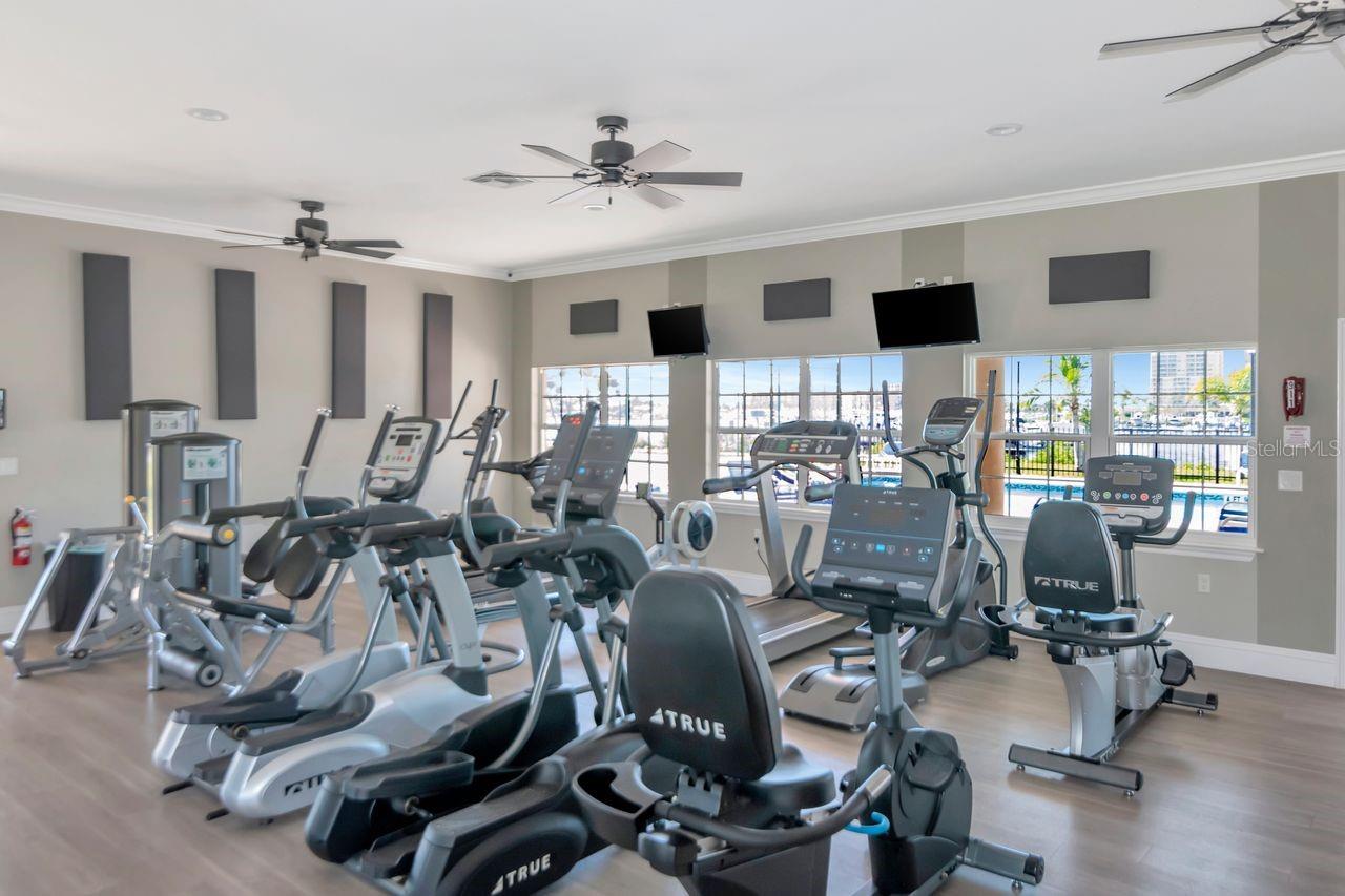 Image 77 of 92 For 1520 3rd Street Circle E