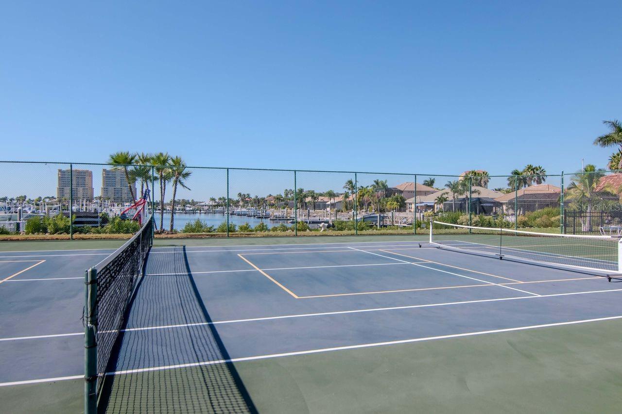 Image 82 of 92 For 1520 3rd Street Circle E