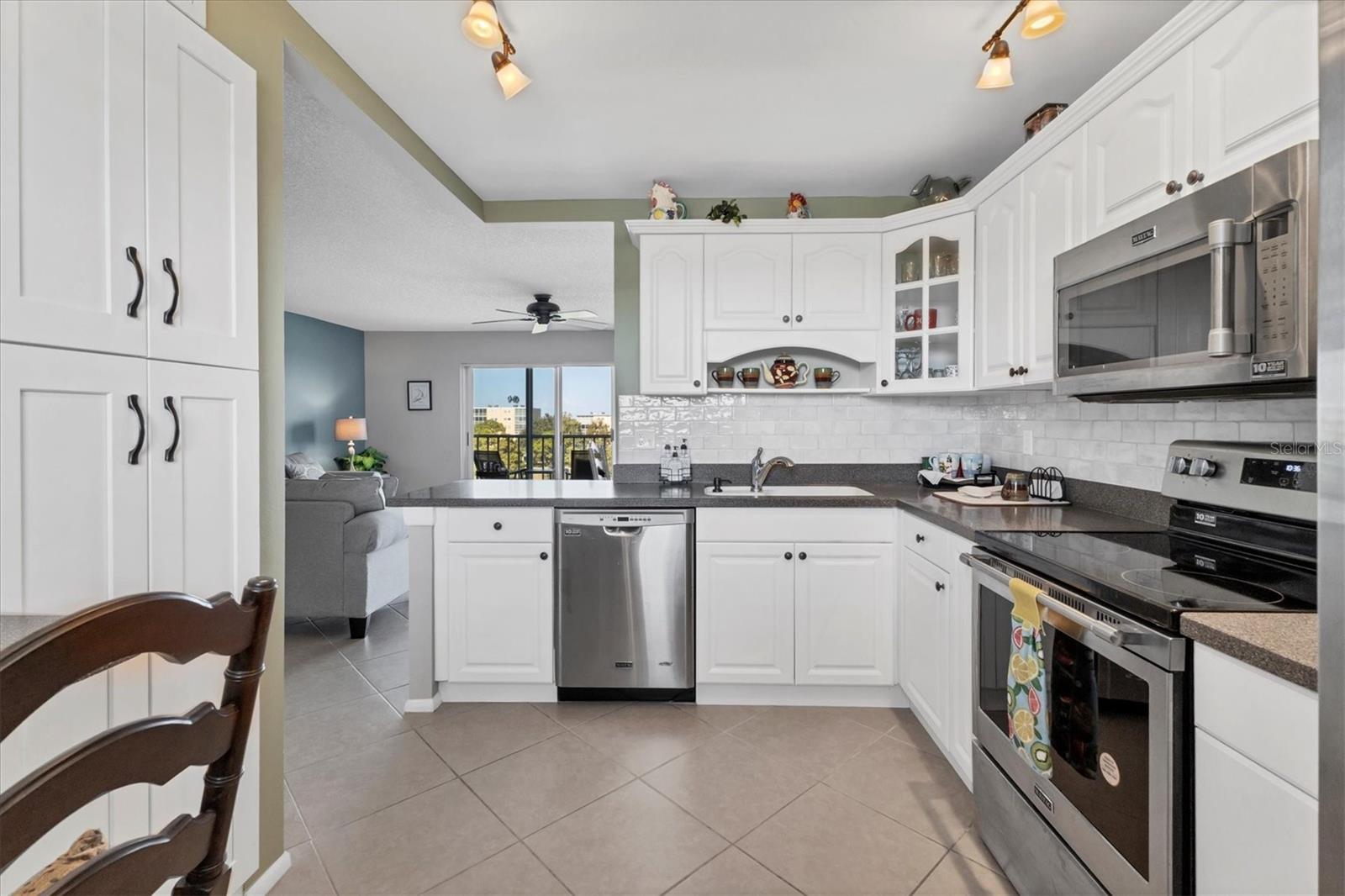 Image 14 of 54 For 3820 Ironwood Lane W 602-i