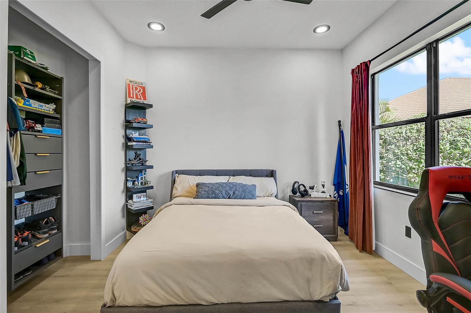 Image 17 of 53 For 3635 80th Drive E