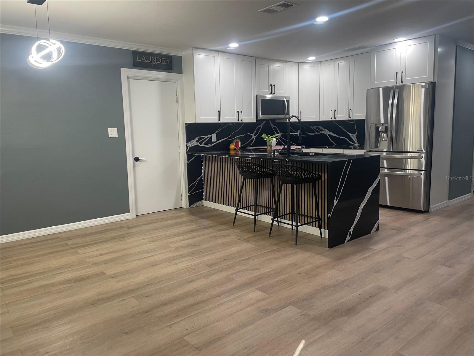 Image 4 of 16 For 1929 3rd Avenue E