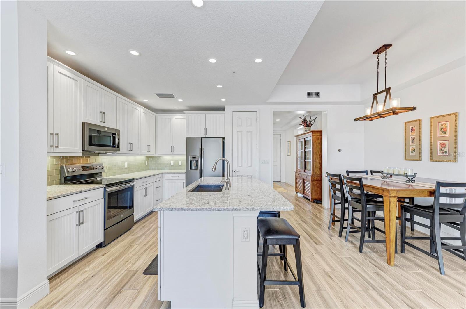 Image 15 of 66 For 10530 Boardwalk Loop 202