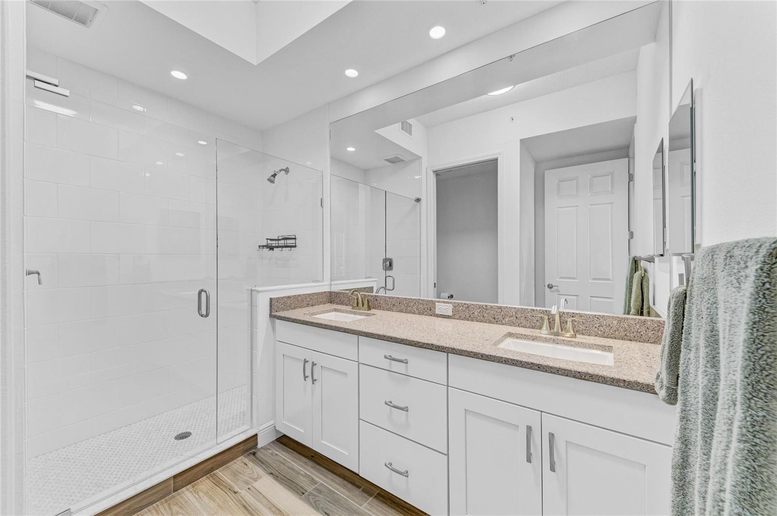 Image 26 of 66 For 10530 Boardwalk Loop 202