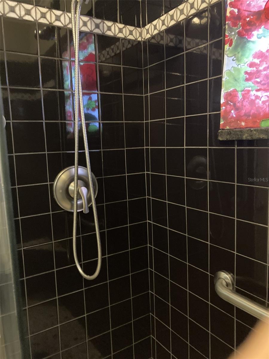 Image 13 of 23 For 304 47th Avenue Drive W 112