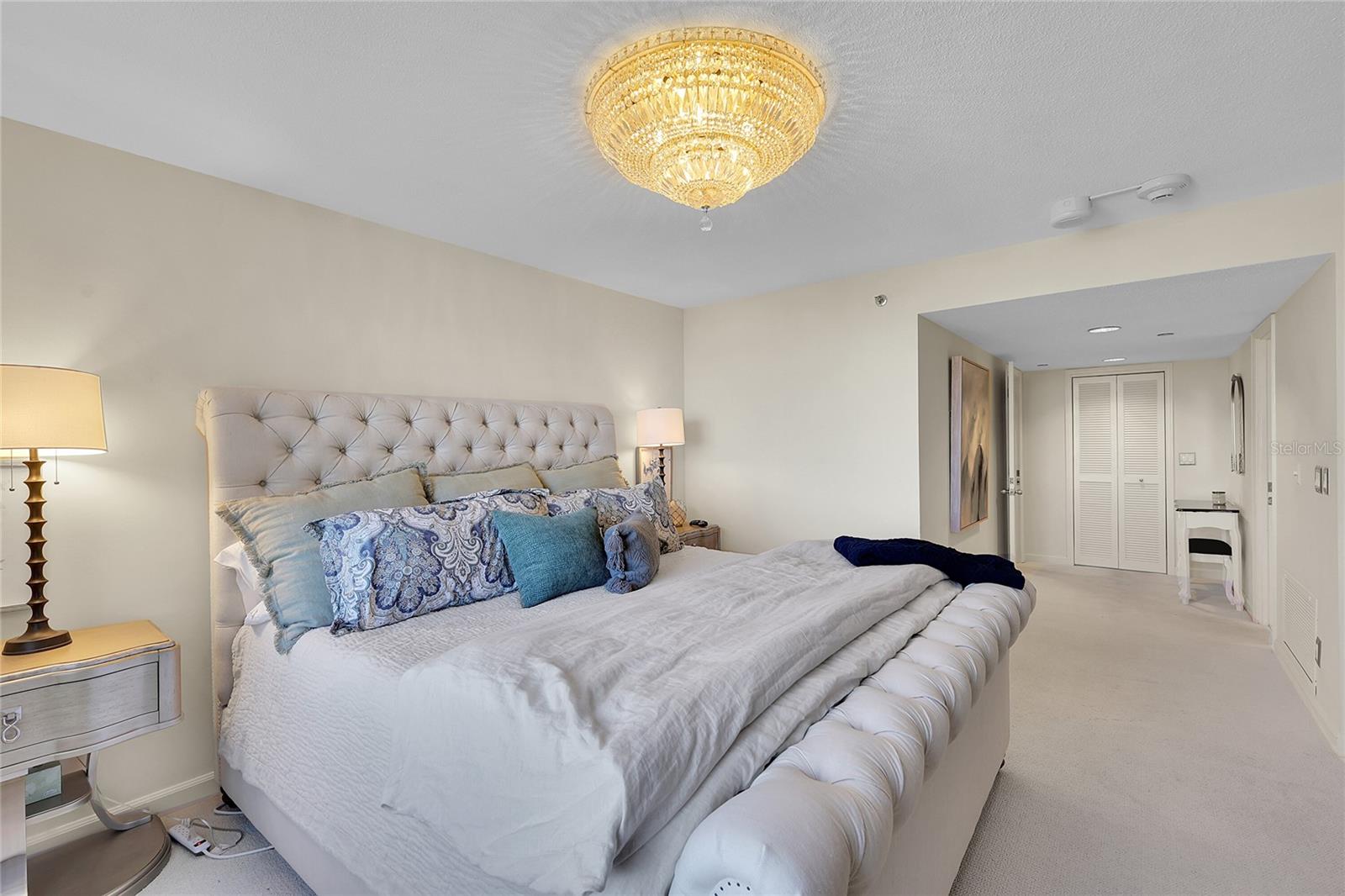 Image 11 of 78 For 775 Longboat Club Road 705