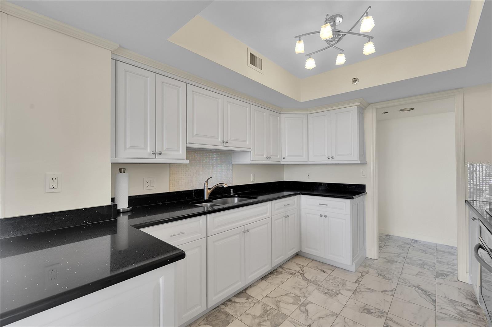 Image 25 of 78 For 775 Longboat Club Road 705