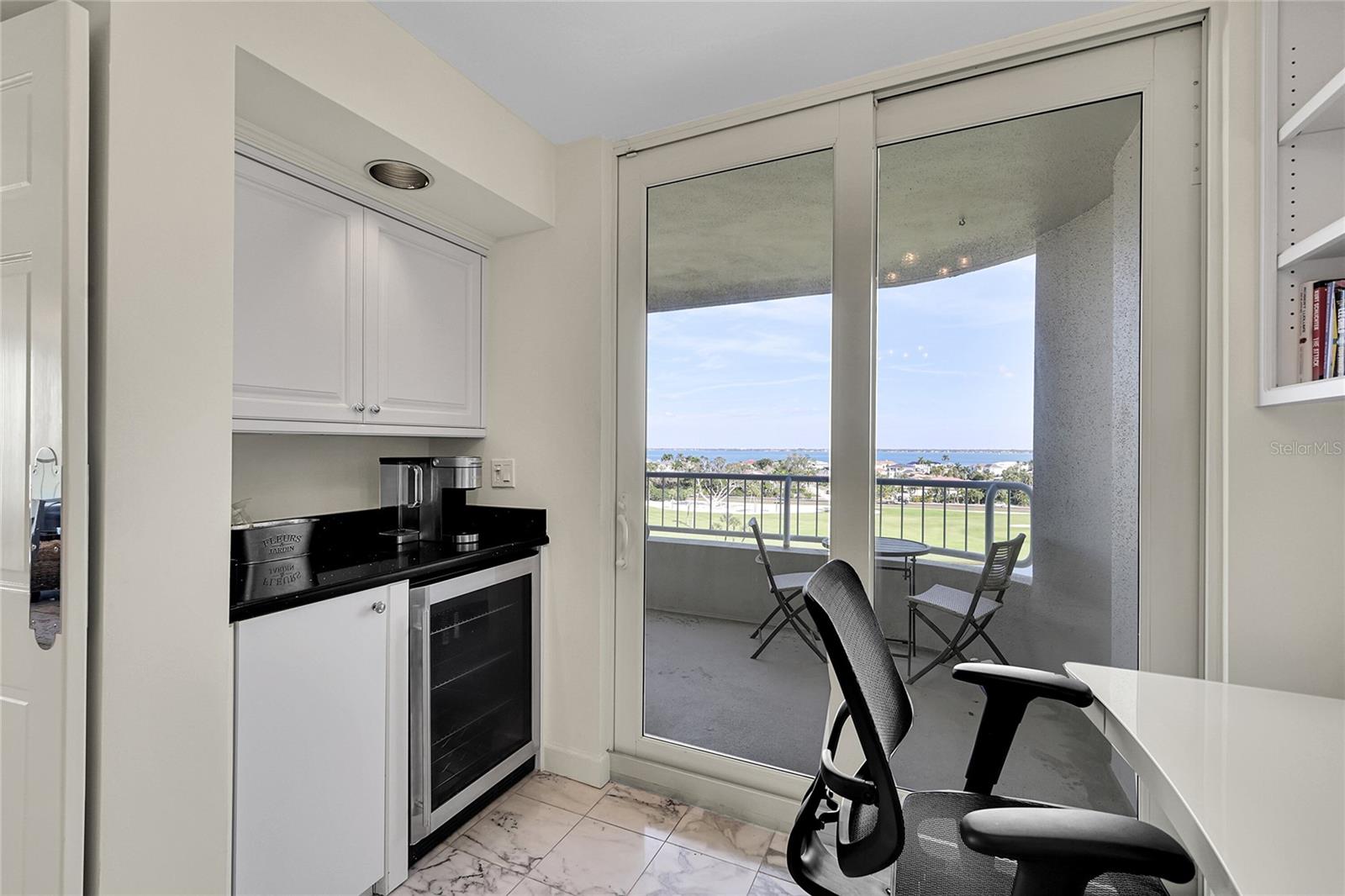 Image 27 of 78 For 775 Longboat Club Road 705