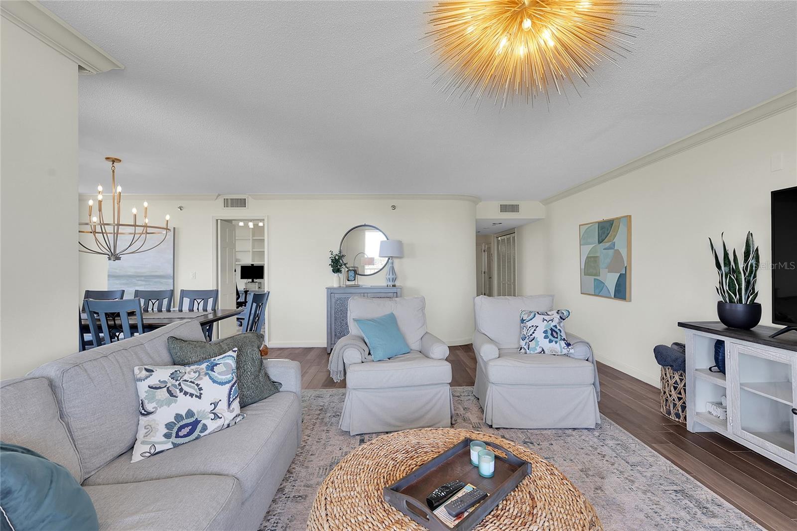 Image 35 of 78 For 775 Longboat Club Road 705