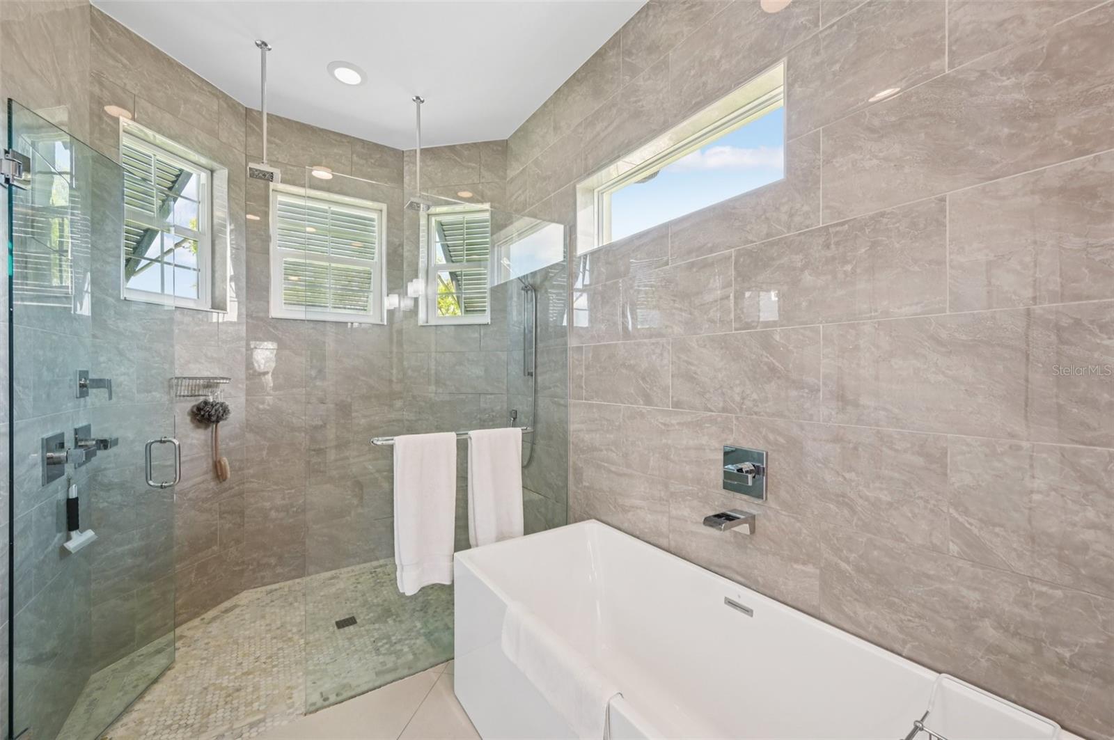 Image 26 of 52 For 609 Colonial Bay Drive