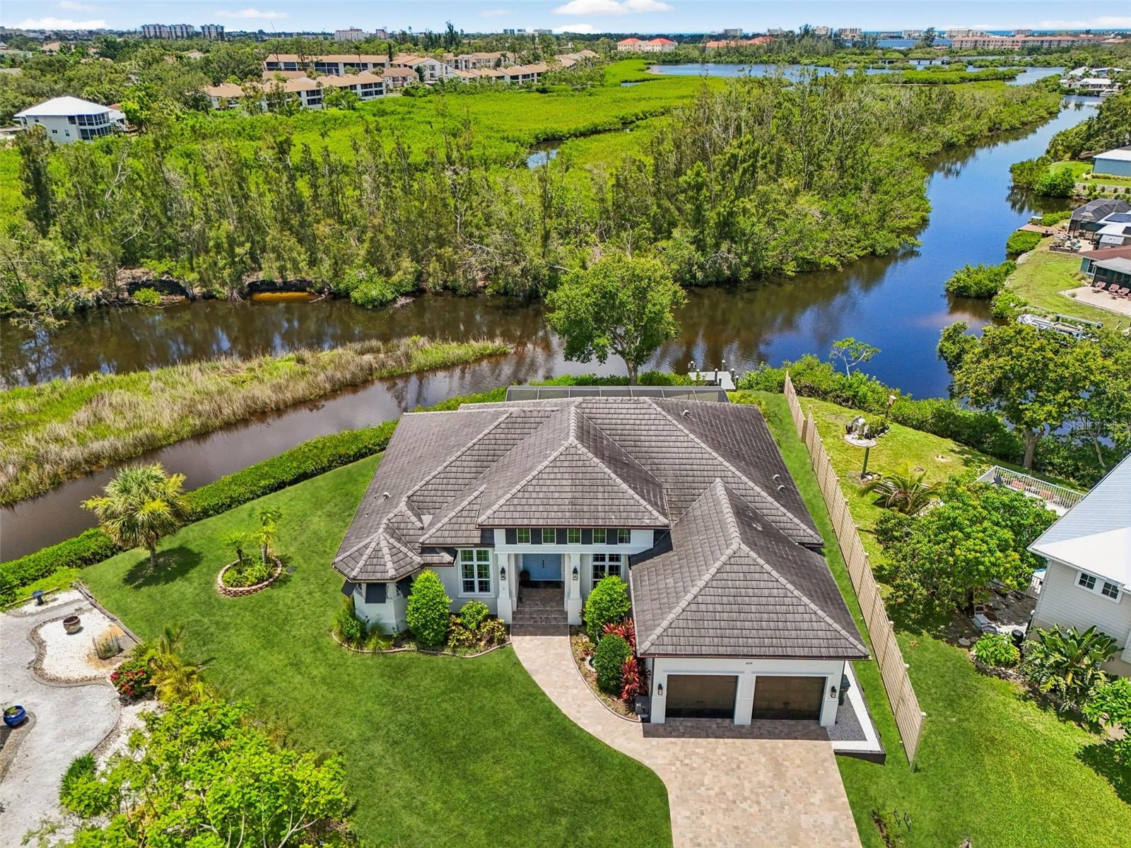 Image 4 of 52 For 609 Colonial Bay Drive