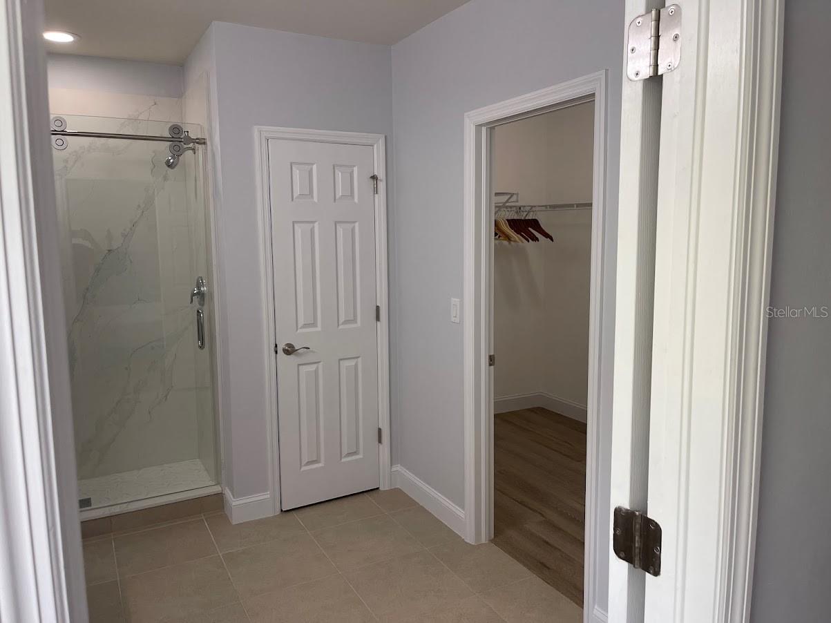 Image 17 of 40 For 690 Hadley Place E