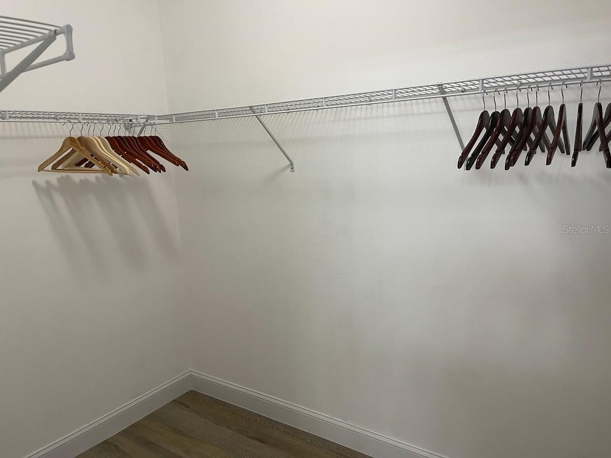 Image 18 of 40 For 690 Hadley Place E