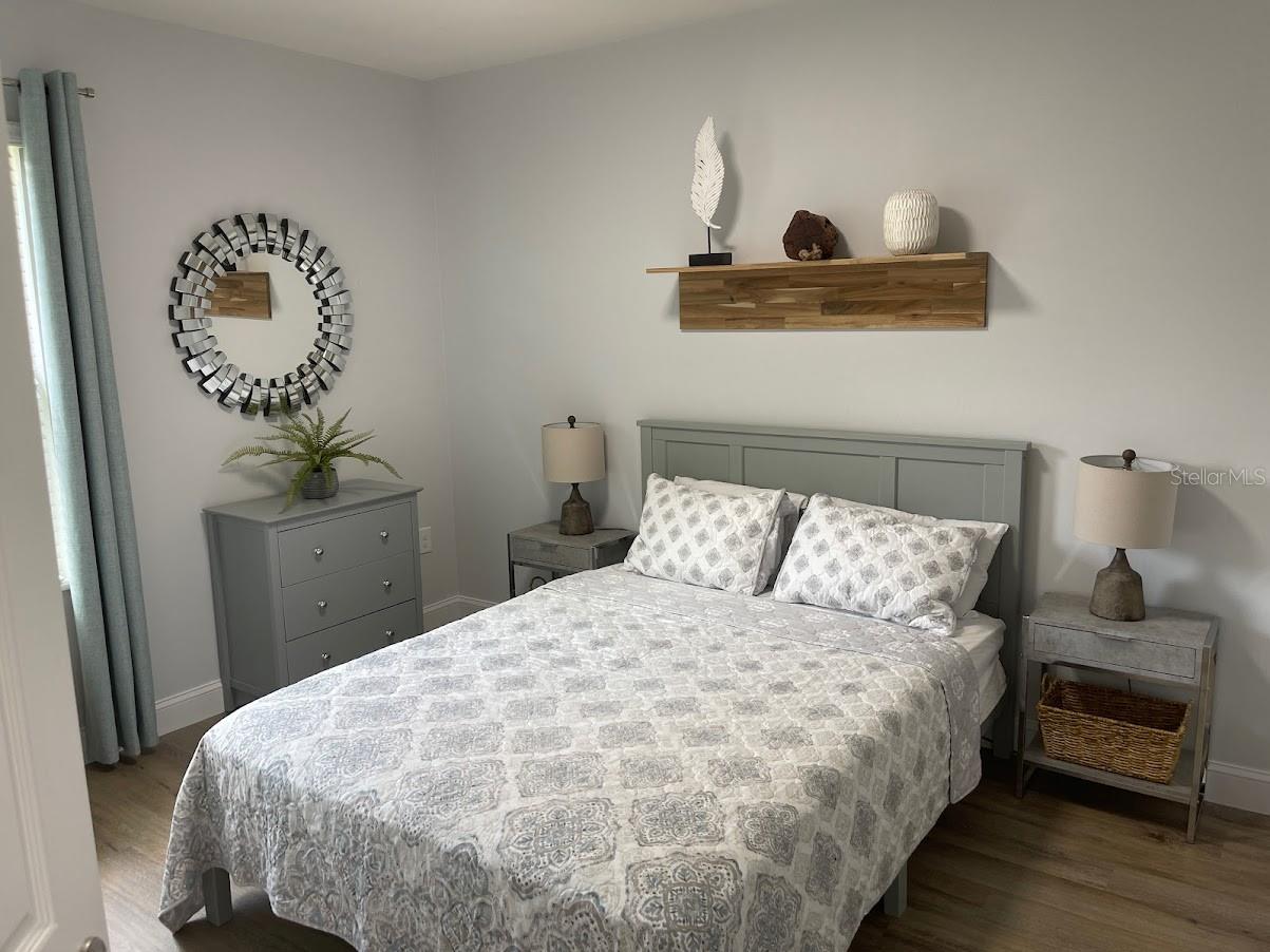 Image 27 of 40 For 690 Hadley Place E