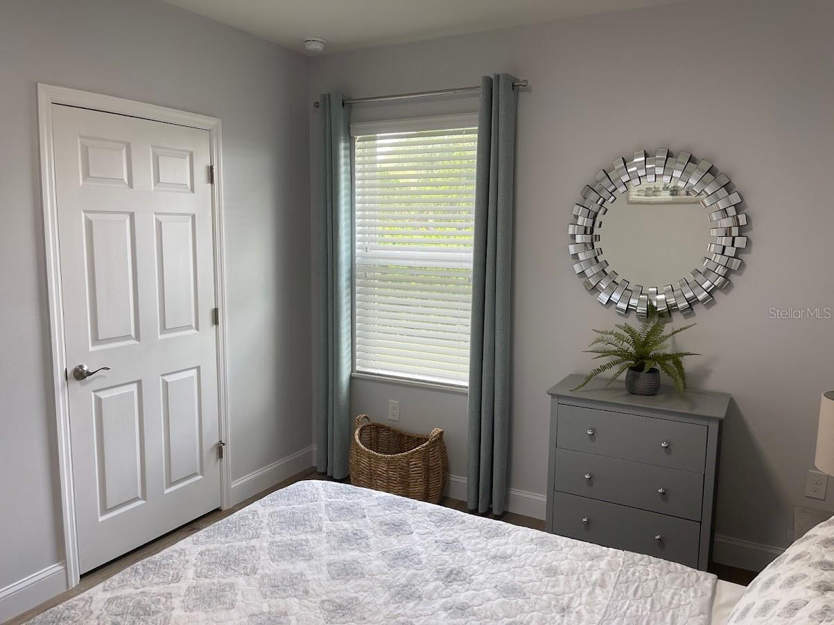 Image 28 of 40 For 690 Hadley Place E