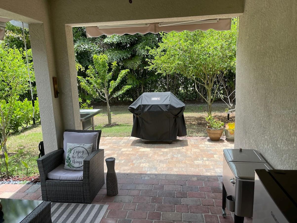 Image 31 of 40 For 690 Hadley Place E