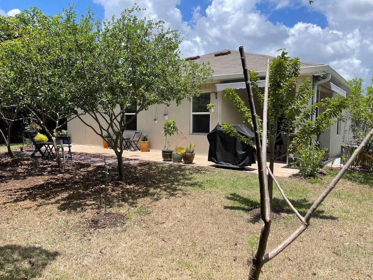 Image 34 of 40 For 690 Hadley Place E