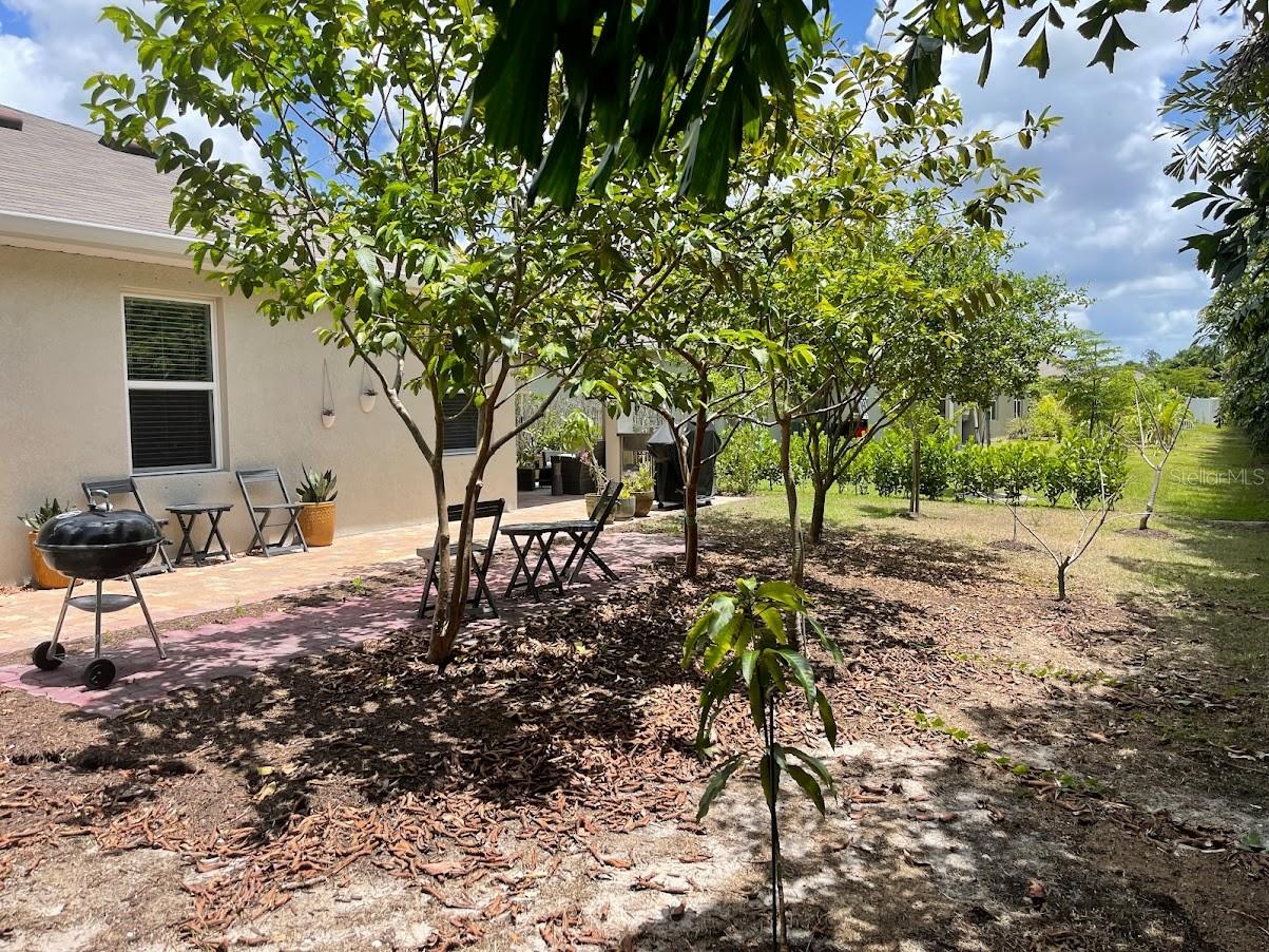 Image 35 of 40 For 690 Hadley Place E