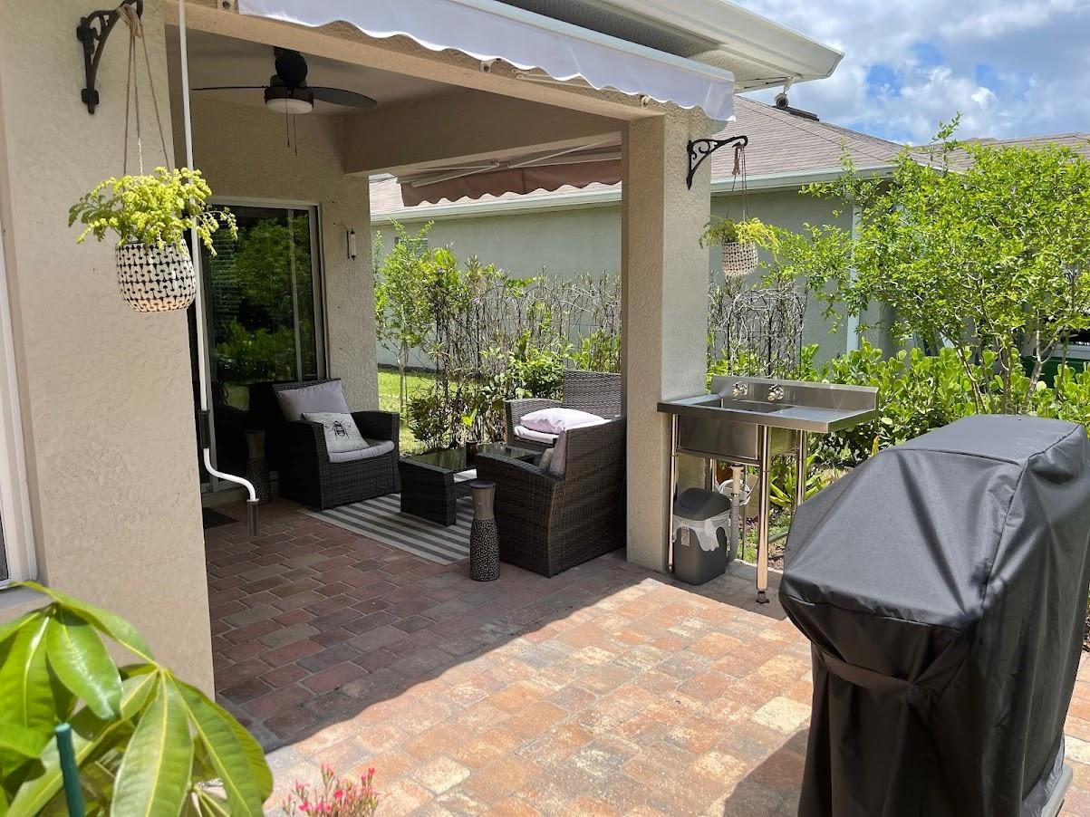 Image 39 of 40 For 690 Hadley Place E