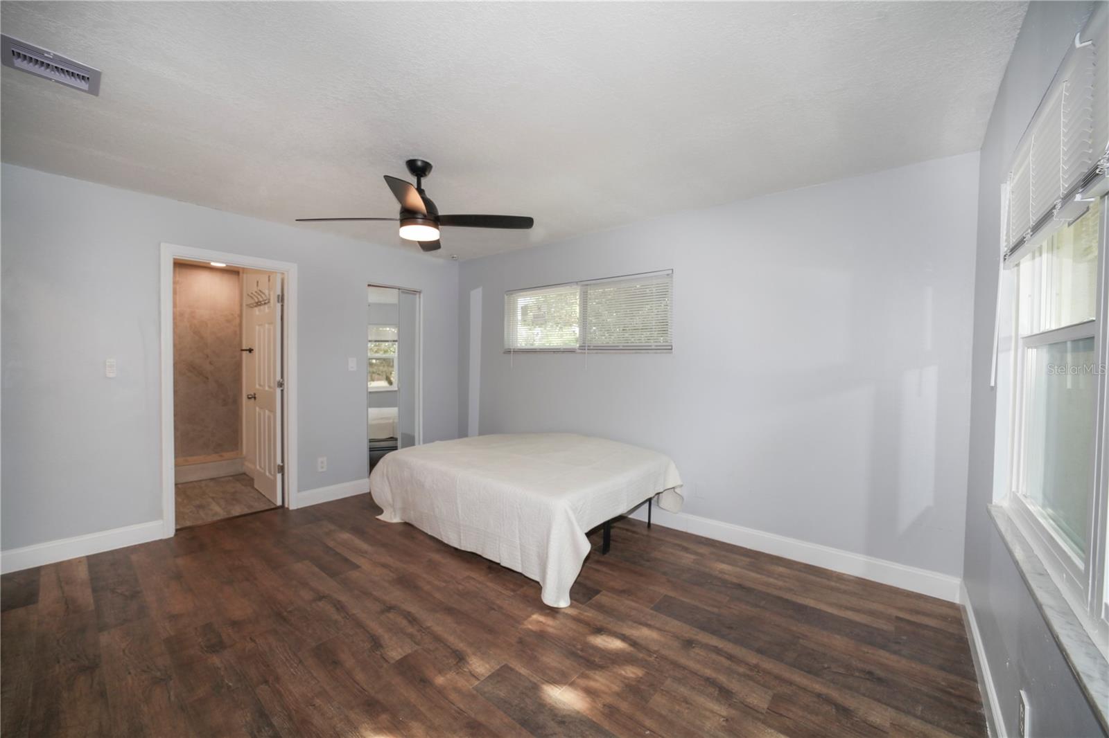 Image 13 of 19 For 331 Amherst Avenue 56