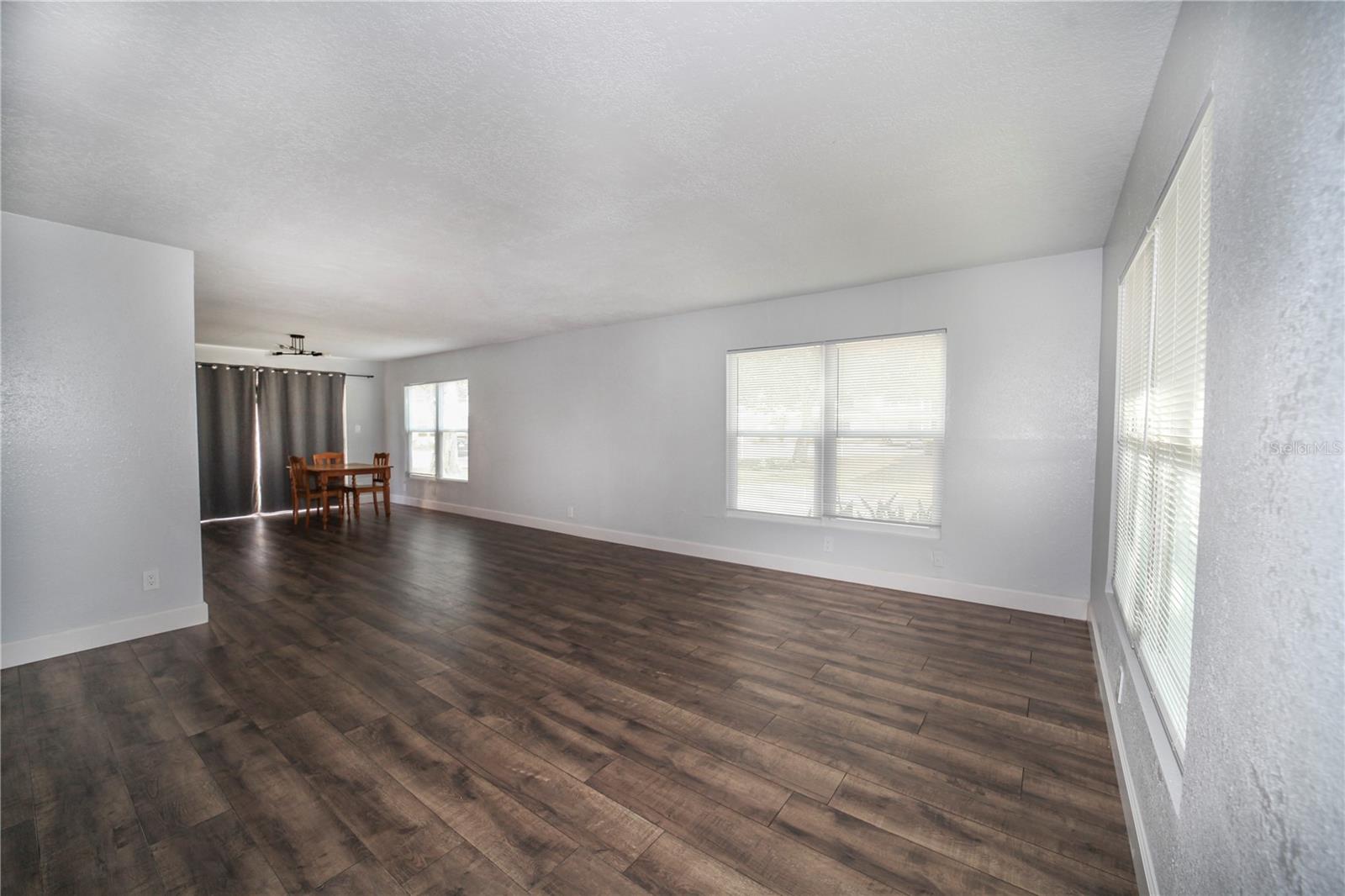 Image 3 of 19 For 331 Amherst Avenue 56